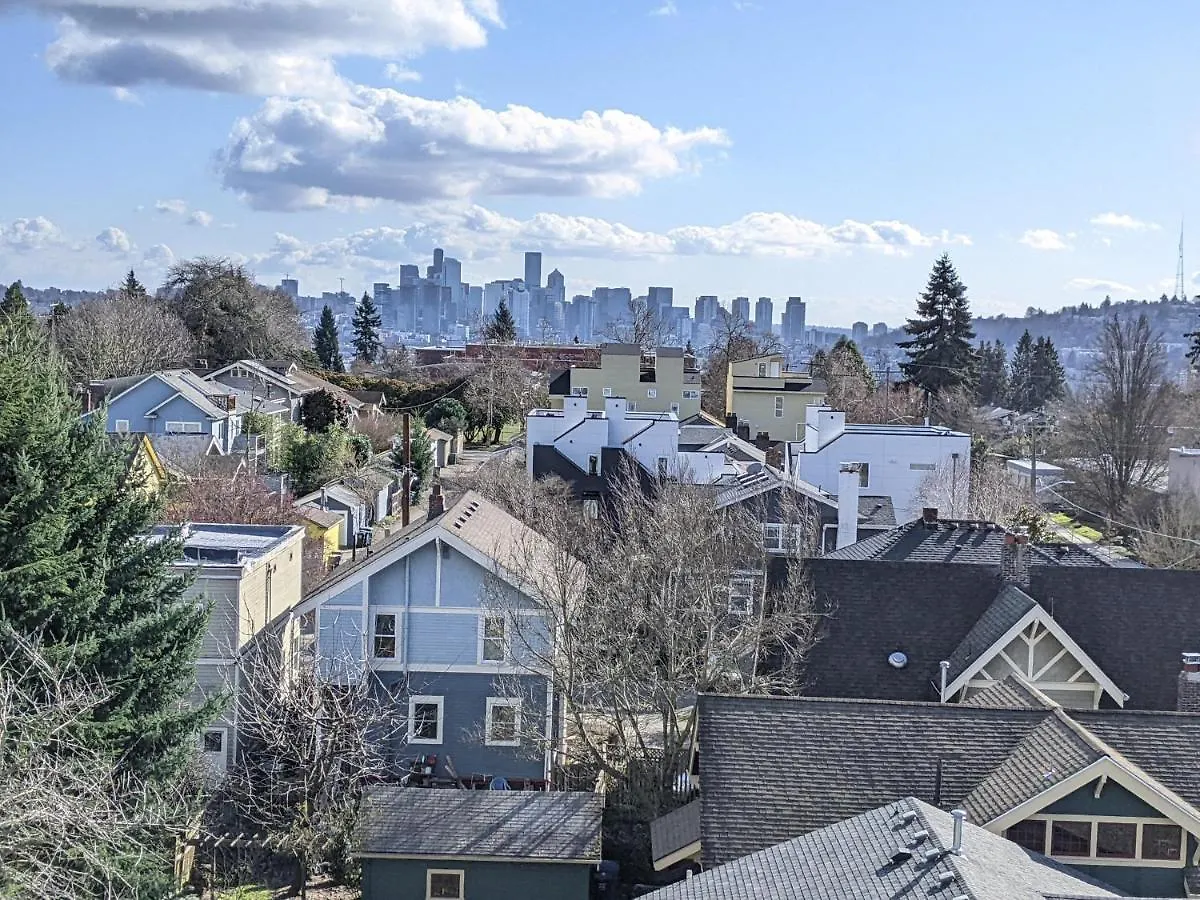 A Premier Smart Condo With Parking Seattle